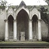 Foto: Particolare  Esterno - Basilica dei Santi Giovanni e Paolo - sec.XI (Roma) - 6